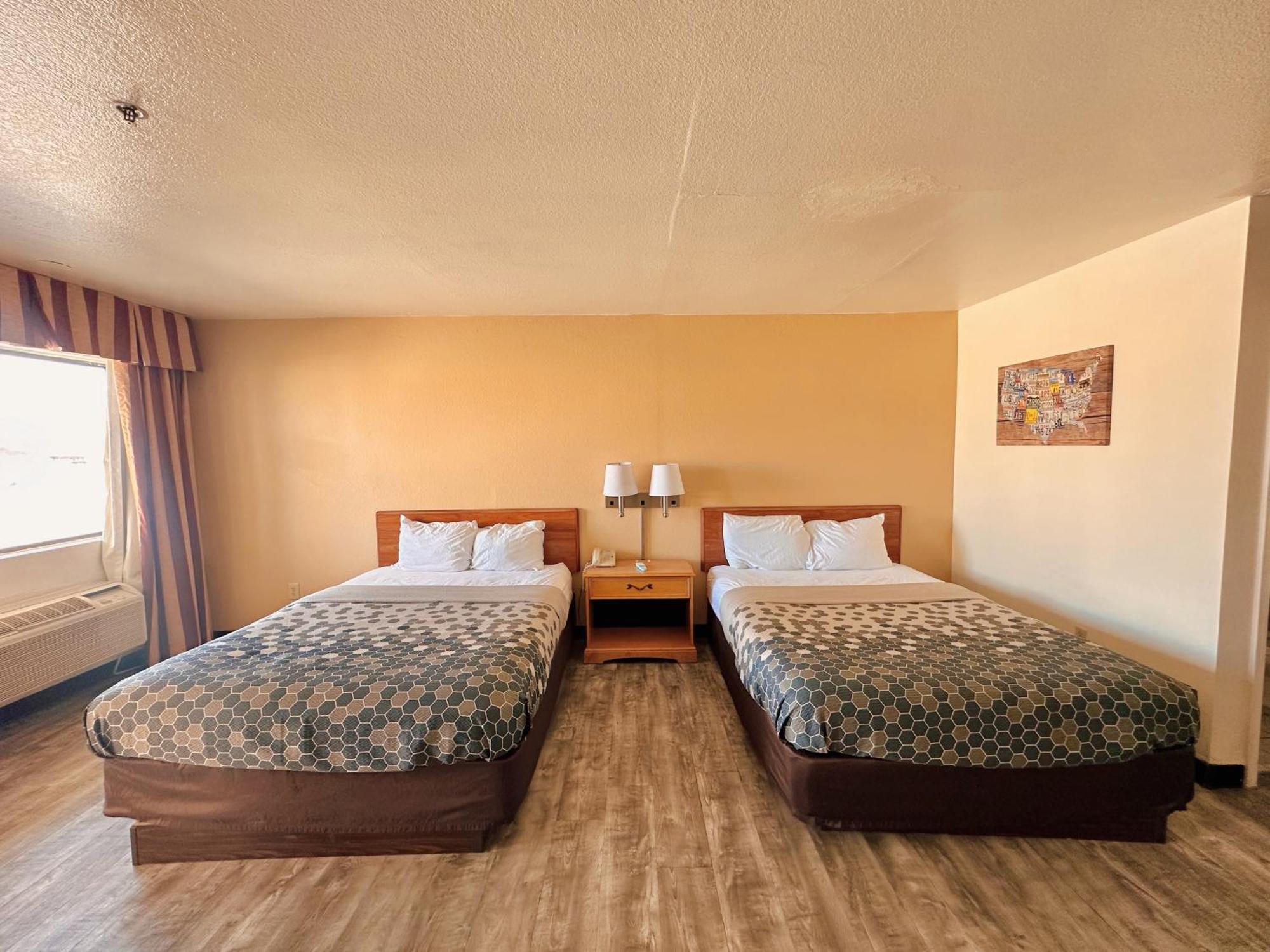 Lodge Econo I-10 *