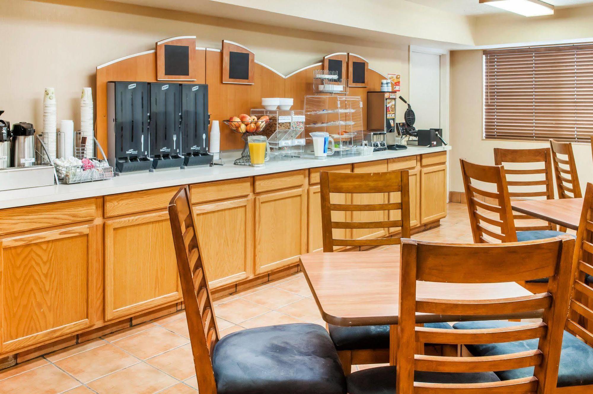Econo I-10 Lodge